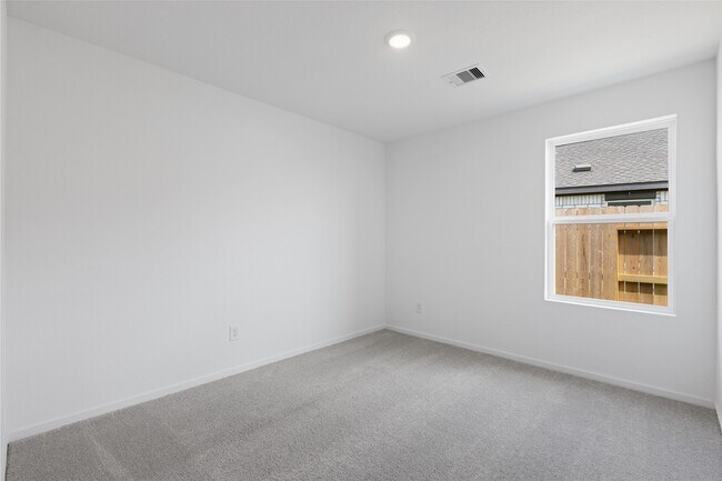 Building Photo - 16854 Great Highlands Dr