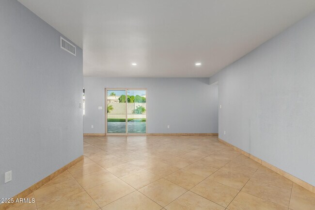 Building Photo - 4107 N 106th Ave