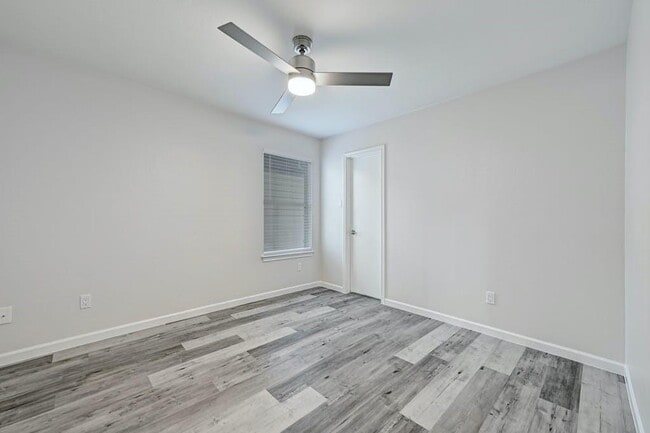 Building Photo - 2320 Riddle Rd