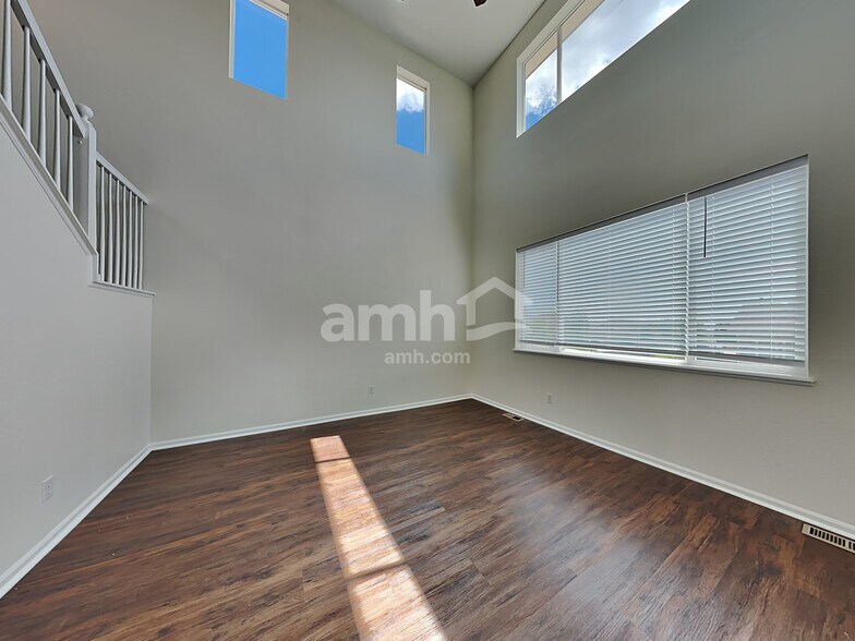 Building Photo - 7785 Blue Vail Way