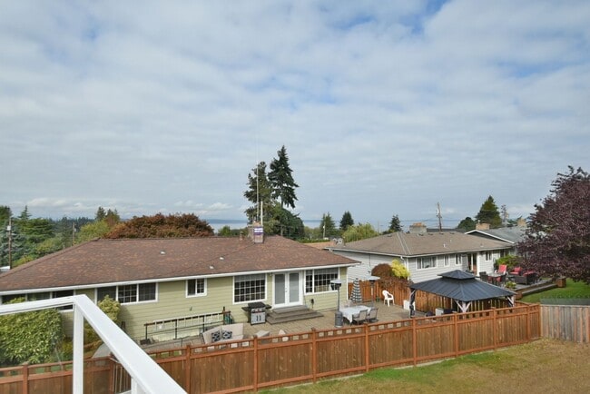 Building Photo - 4Bd/2.5Ba Edmonds House