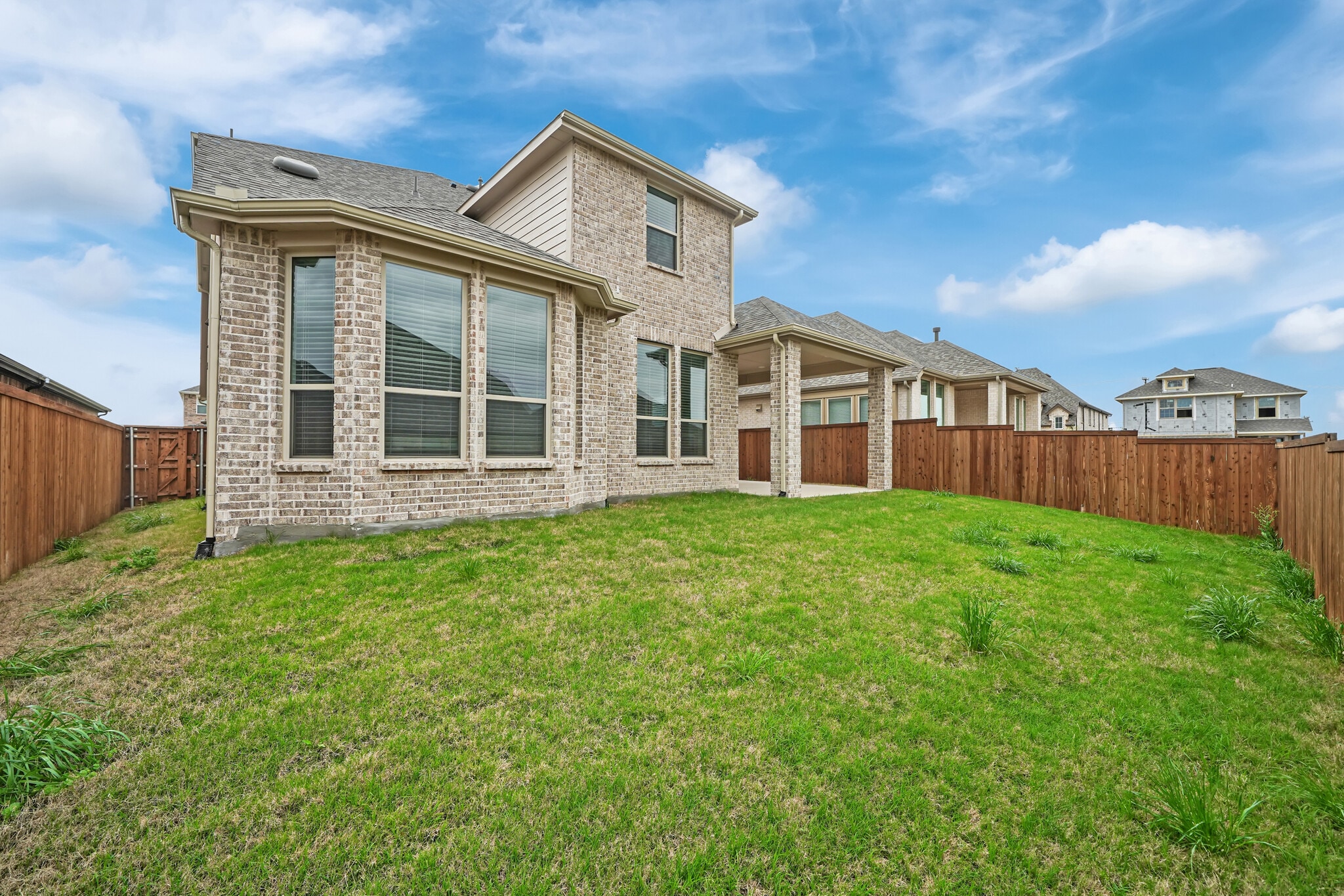 Building Photo - 3729 Paradise Way
