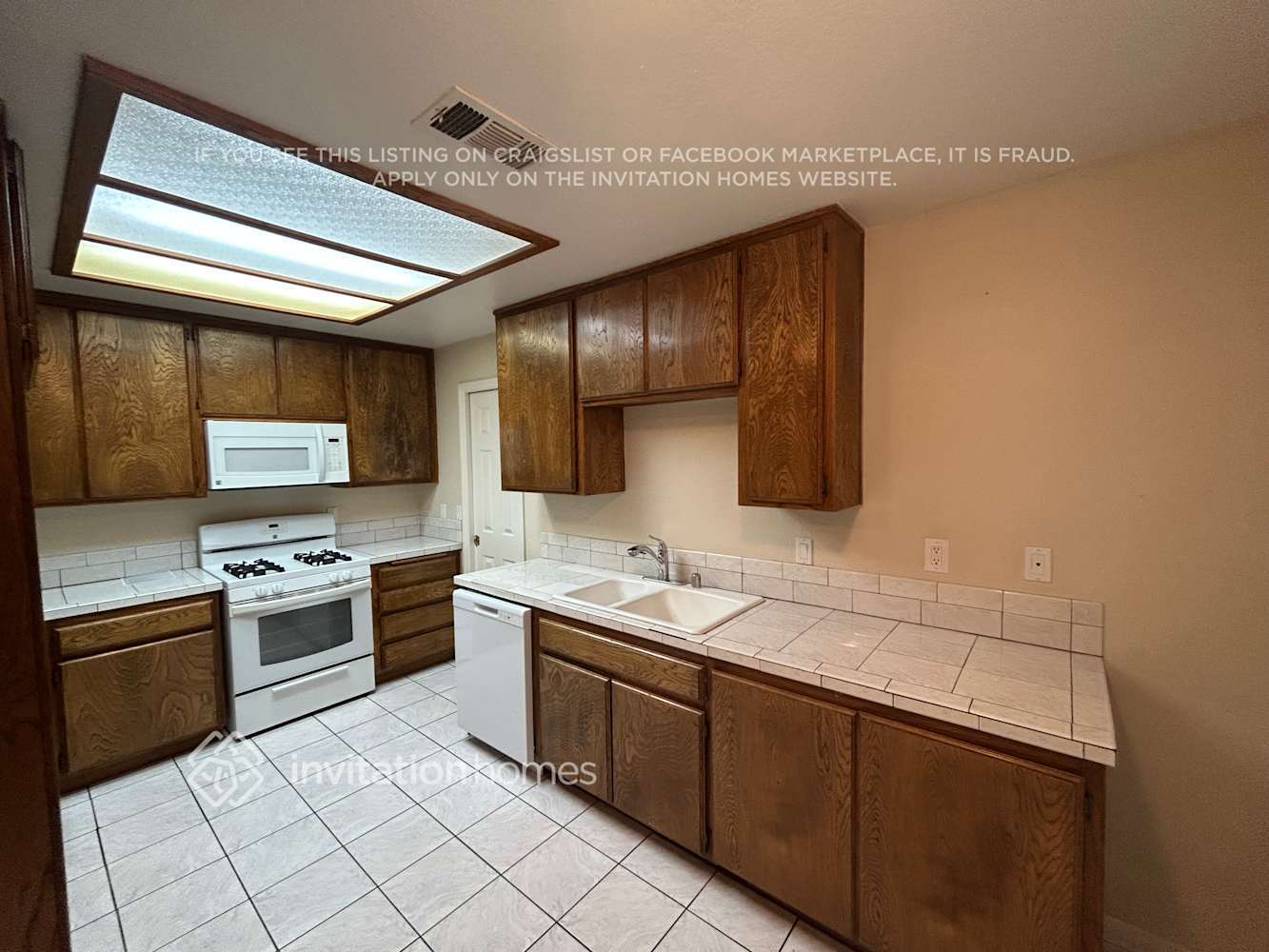 Building Photo - 4763 W Ave L8