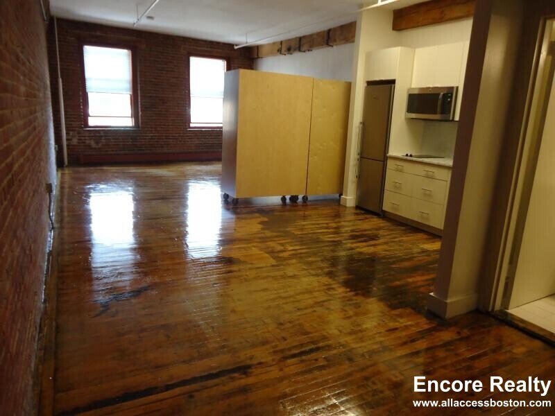 Building Photo - 781 Tremont St