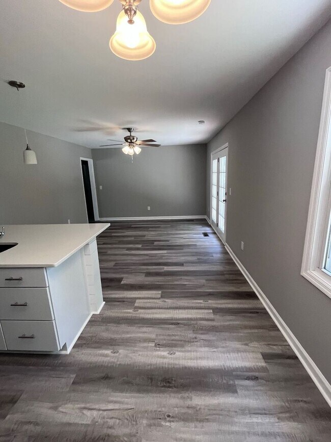 Building Photo - Available May 1st. Totally Remodeled 3 BR/2 BA