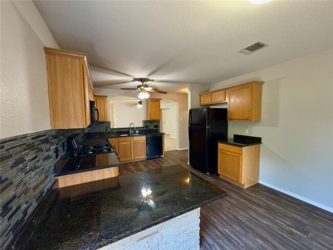 Building Photo - 1030 Moser River Dr