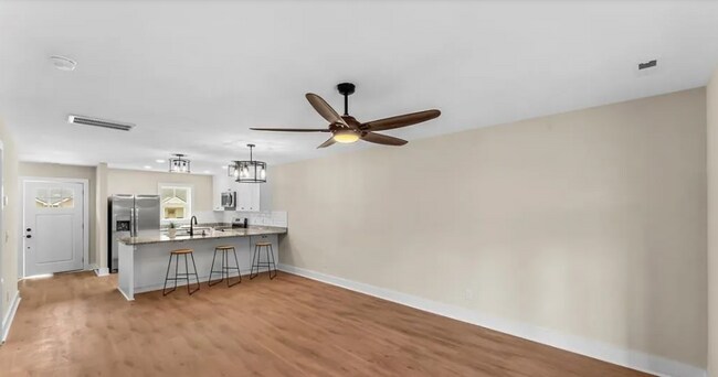 Building Photo - 206 Beacon Ave