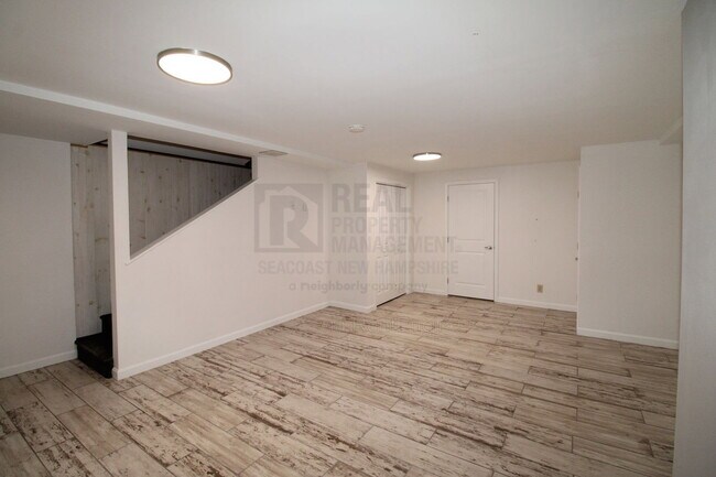Building Photo - 4 Robin Ln