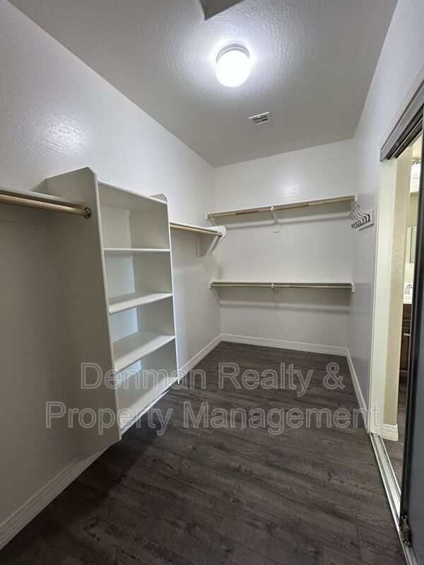 Building Photo - 4843 S Brice