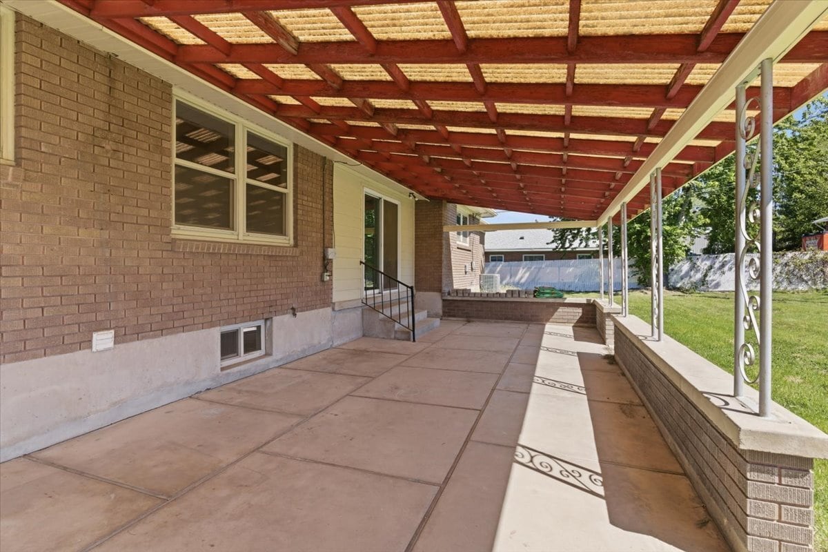 Building Photo - 5564 S 2425 W