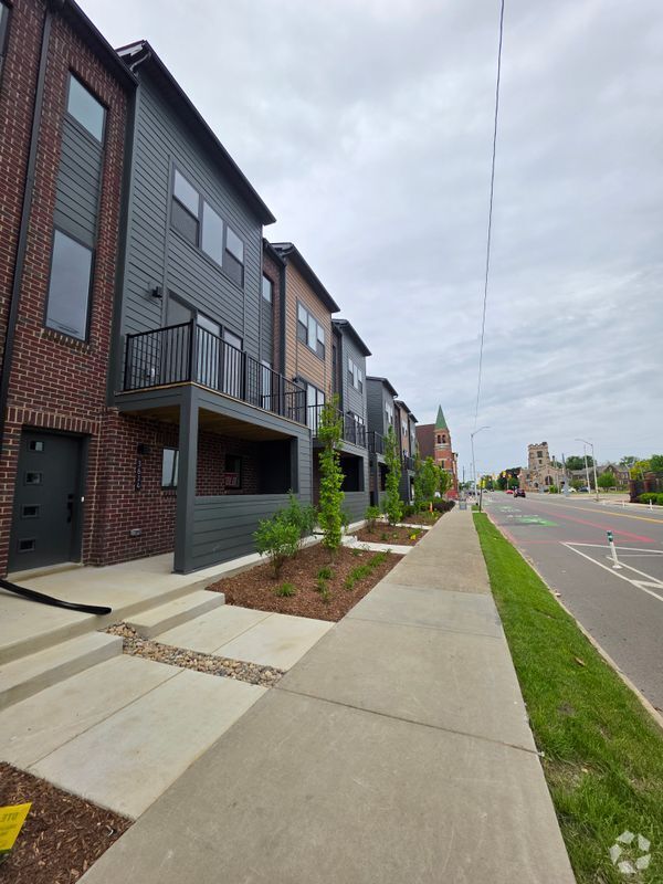 Building Photo - 3618 Trumbull