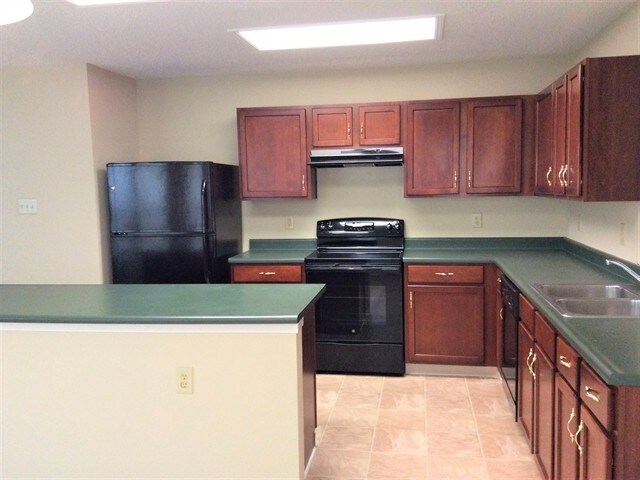 Building Photo - 5696 N Jamestown Dr