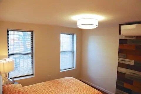 Building Photo - 542A Willoughby Ave