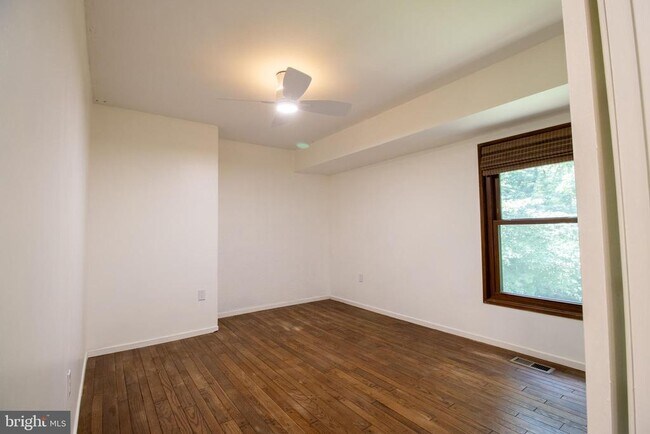 Building Photo - 6277 Occoquan Forest Dr