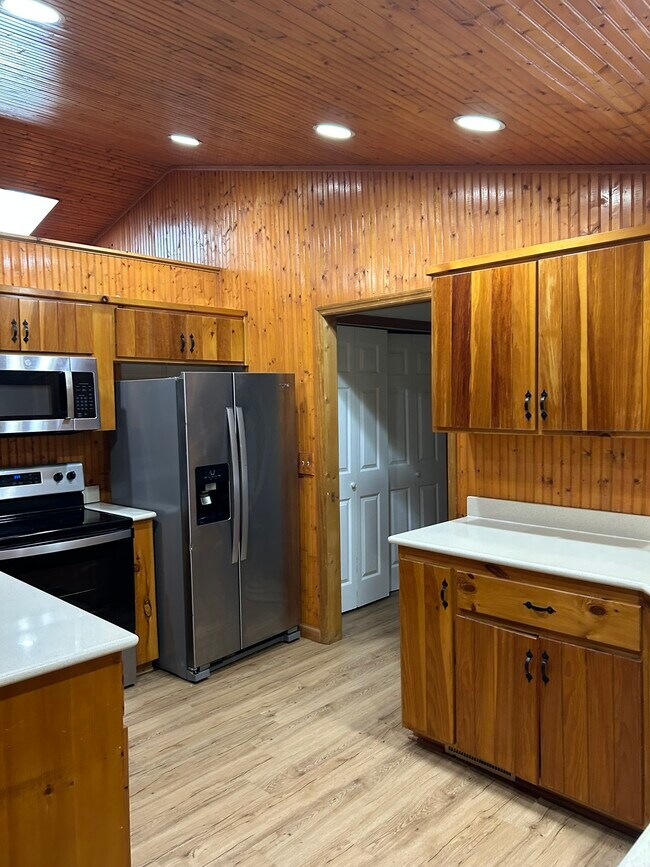 Building Photo - 466 Old Camptown Dr