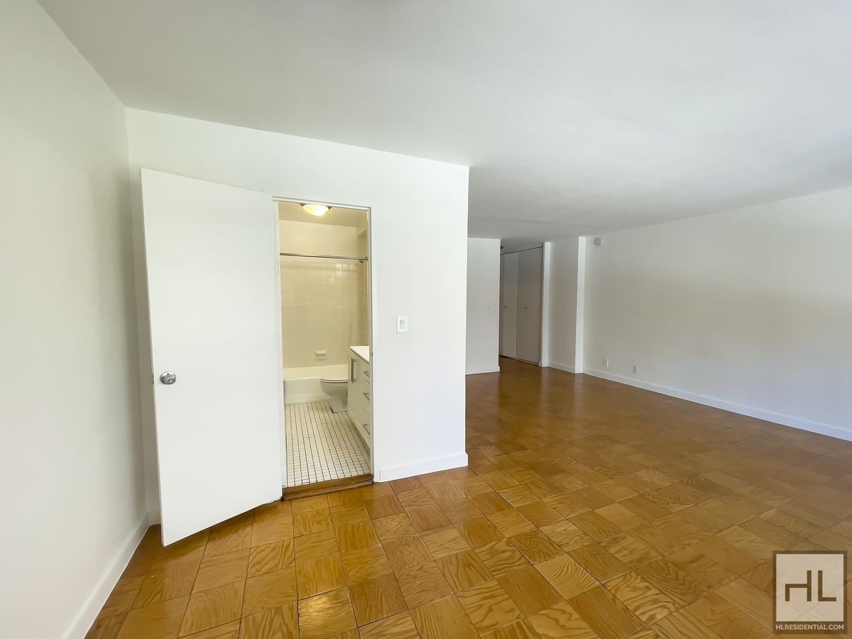 Building Photo - E 36th St | Alcove Studio | In-building laundry