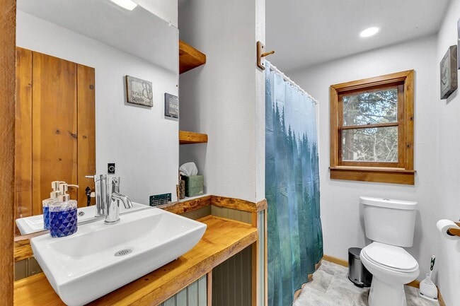 Building Photo - 54105 S Circle Dr