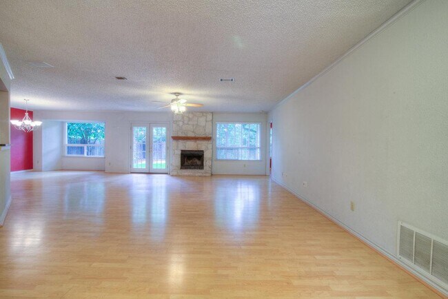 Building Photo - 5304 Wolf Run