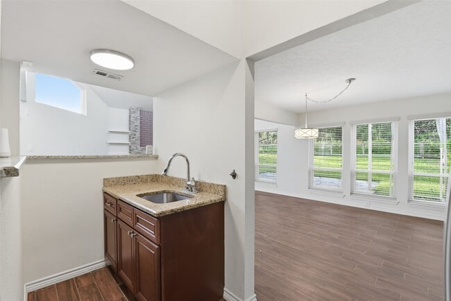 Building Photo - 14210 Briarhills Pkwy