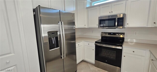 Building Photo - 20697 Hazelnut Ct