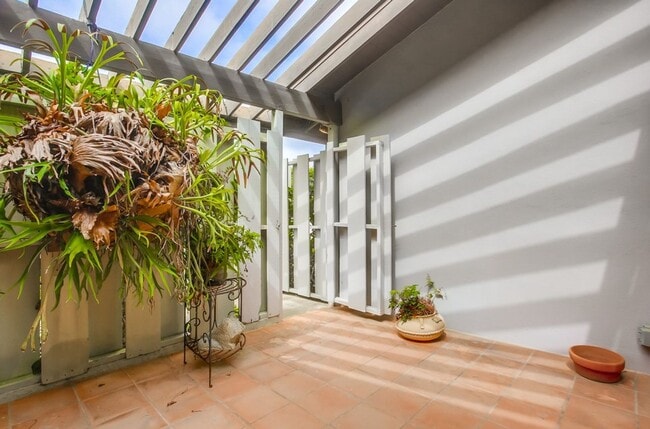 Building Photo - Modern Ocean View Home in La Jolla 4 Bed, 3 Bath