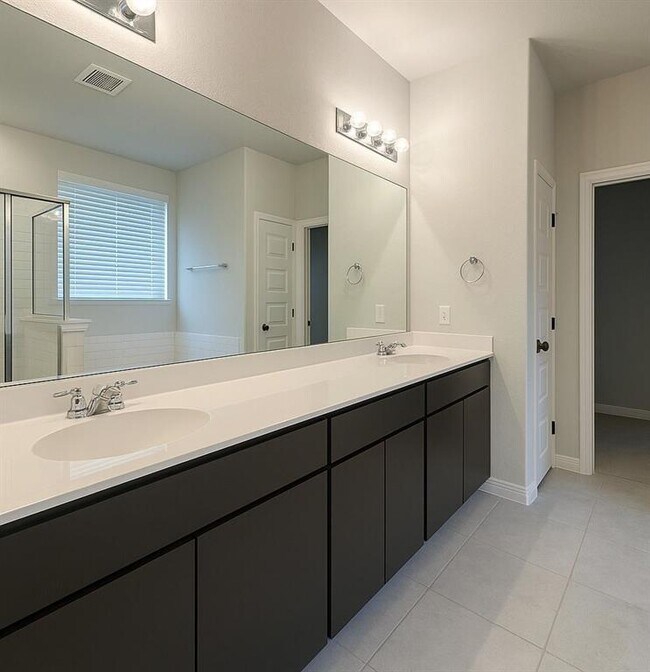 Building Photo - 2104 Cantonata Dr