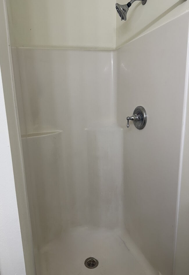 Building Photo - 2188 S Robinson Ave