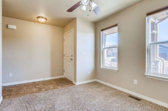 Building Photo - Evolve Real Estate: Available November 1 U...
