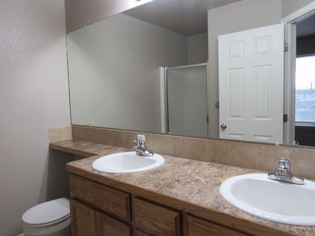 Building Photo - Charming 2 Story Doll House W/Unfinished Basement