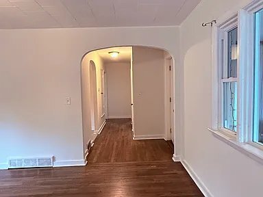 Building Photo - 13 Dervend Cir