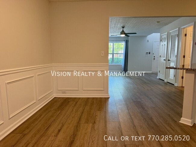 Building Photo - 2084 Manhattan Pkwy