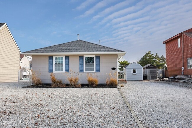 Building Photo - 41 Longpoint Dr