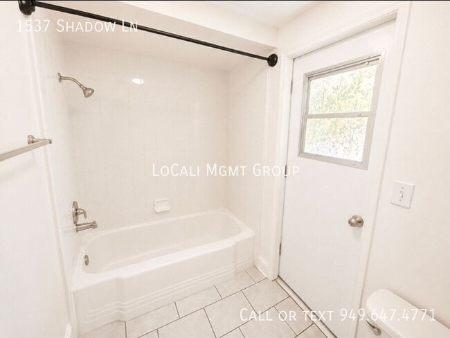 Building Photo - 1537 Shadow Ln