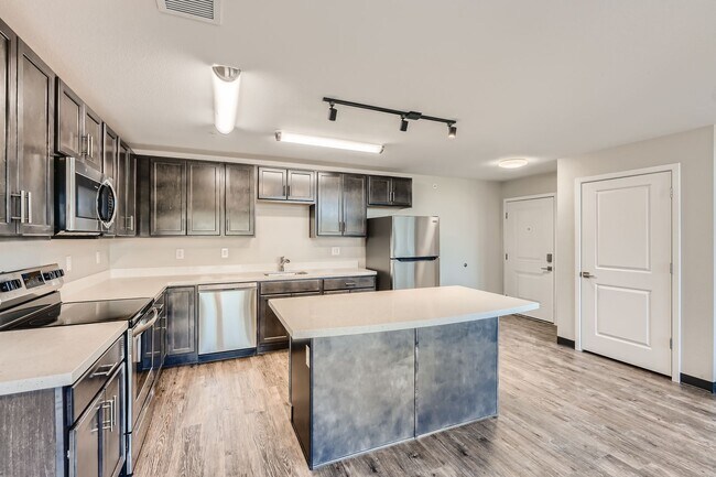 Building Photo - 2-bedroom / 2-bath modern living apartment near Sloan's Lake