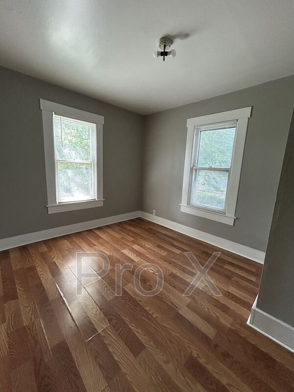 Building Photo - 20 4th St Cir