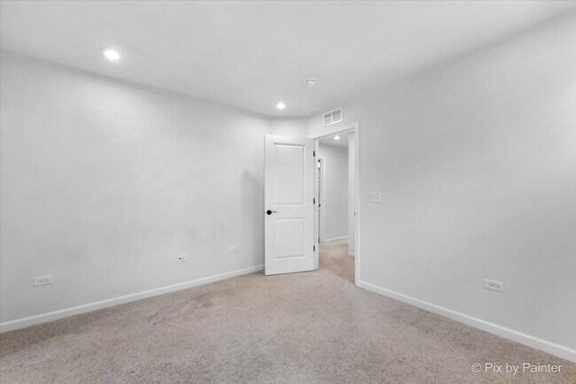 Building Photo - 2236 Weatherbee Ln