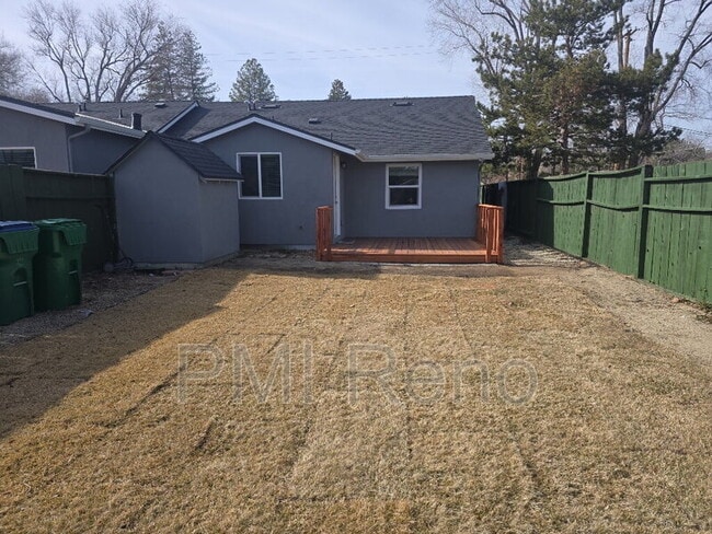 Building Photo - 450 Tracy Ln