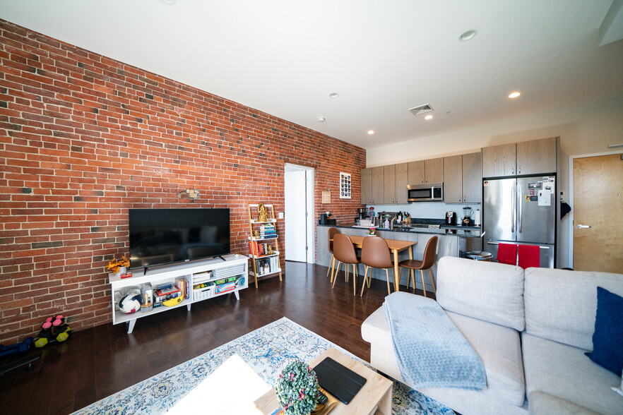 Building Photo - 460 Harrison Ave
