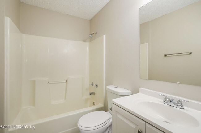 Building Photo - 1881 Manitoba Ct S