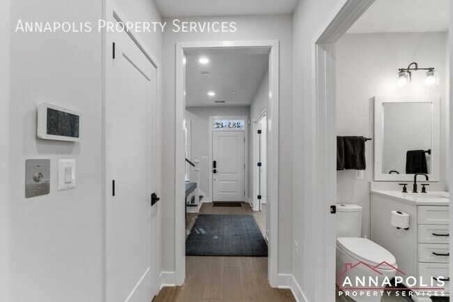 Building Photo - 285 West St