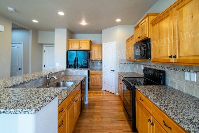 Building Photo - 3015 Denver Dr