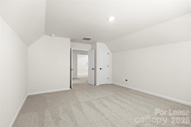 Building Photo - 7185 Sylvan Retreat Dr