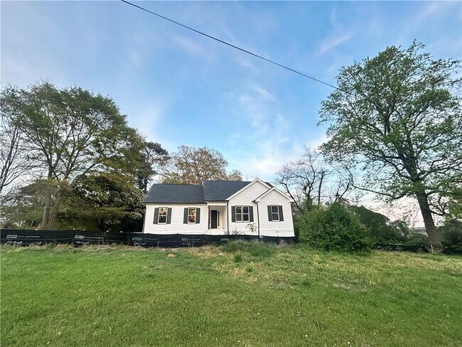 Building Photo - 3590 Chamblee Gap Rd