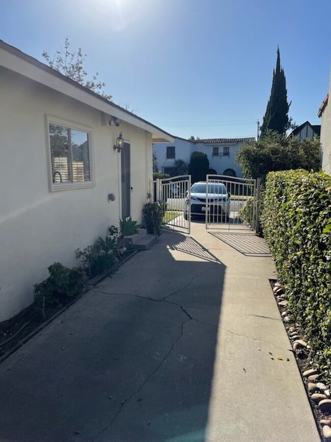 Building Photo - Wonderful Newly Remodeled Ranch Style Home in Prime San Marino