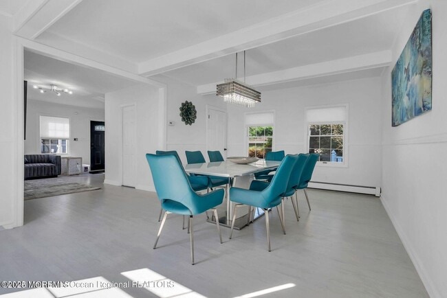 Building Photo - 373 W Park Ave