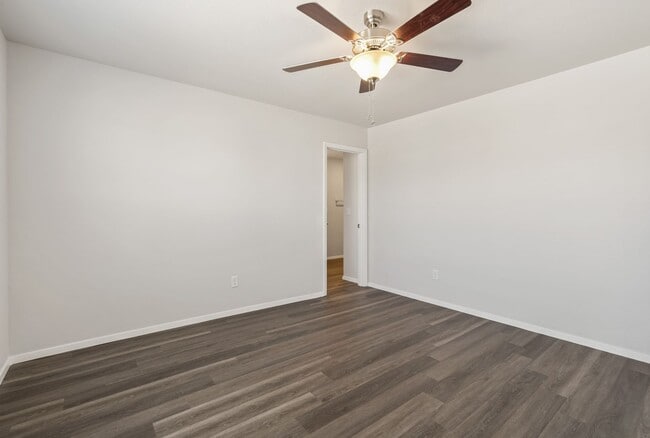 Building Photo - Pre-Leasing Now! Make This Charming 3-Bedroom, 2.5-Bath Home in Farmington Yours!