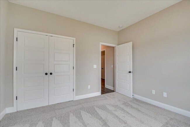 Building Photo - 118 Myrtle Grv Trl