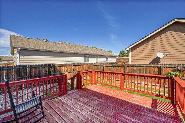 Building Photo - $2,540.95, 4 bed, 3.5 bath Home in Co Springs with Fenced in Yard and Finished Basement!