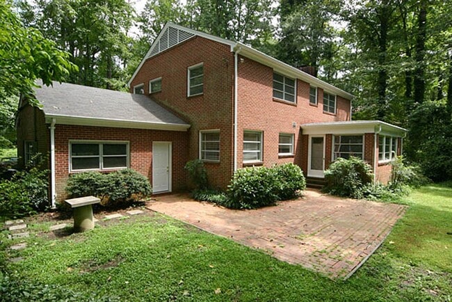 Building Photo - Charming 4BR, 2.5BA Durham Home Minutes from Duke University!