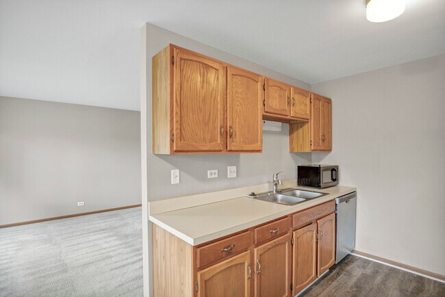 Building Photo - 737 Candleridge Ct